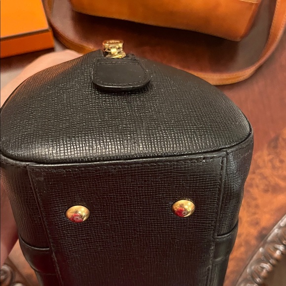 MCM Black Satchel with Gold Accents Luxury Medium size - Picture 3 of 9